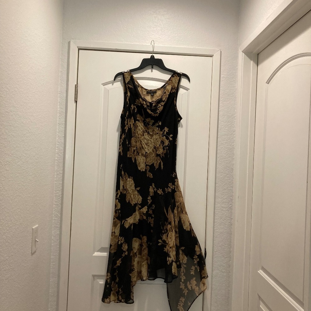 Connected Apparel, black floral dress size XL, mid caf